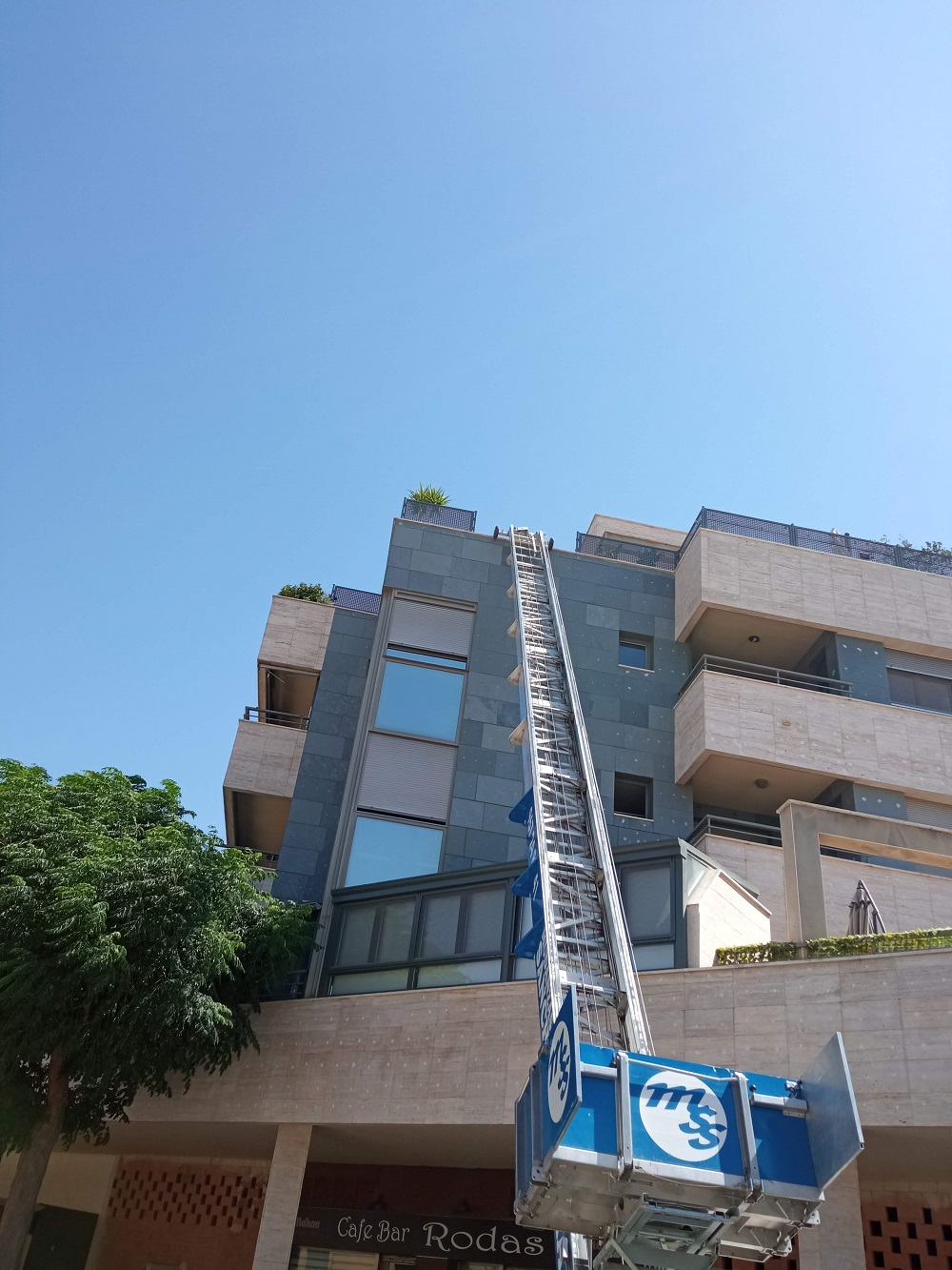 Mini piscinas elevadas para terrazas